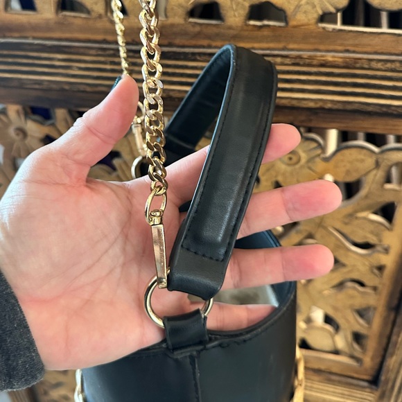 ALDO Aceille Straw Black Vegan Leather Honeybee Bucket Bag Purse. - Picture 14 of 15